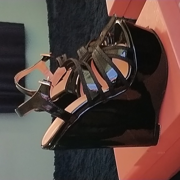 ELDOF 6" BLACK WEDGE PLATFORM - Picture 5 of 9